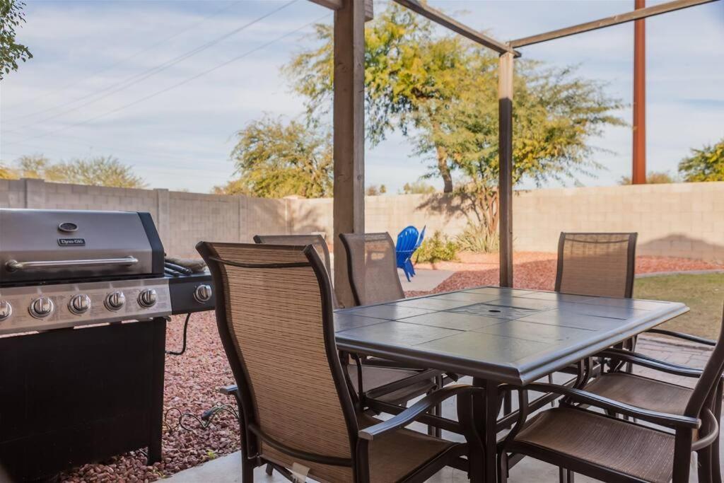 Cozy House Near Stadium With Pool Heater, Bbq Avondale Εξωτερικό φωτογραφία