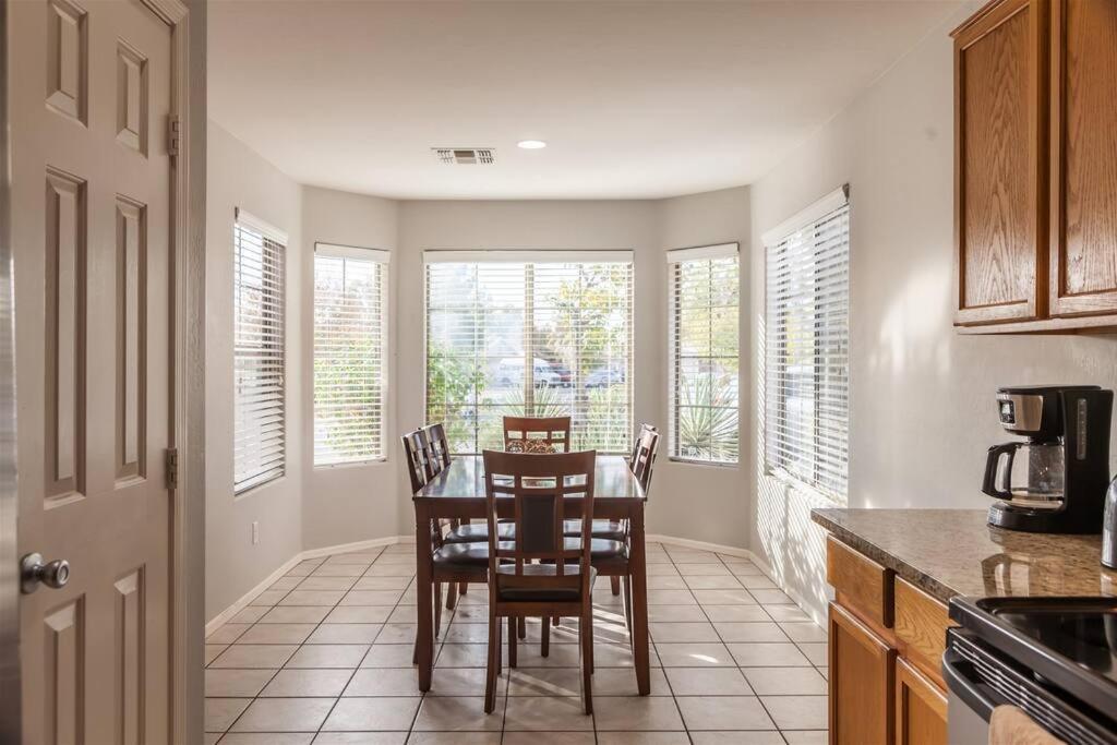 Cozy House Near Stadium With Pool Heater, Bbq Avondale Εξωτερικό φωτογραφία